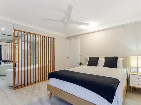 Sunbird Beach Resort Main Beach - Accommodation 4U 7