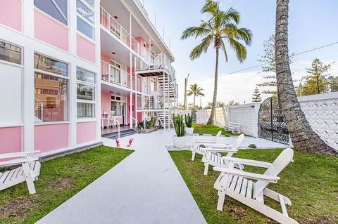The Pink Hotel Coolangatta - Accommodation 4U 0