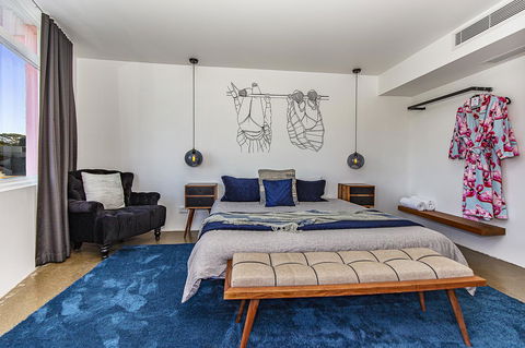 The Pink Hotel Coolangatta - Accommodation 4U 10