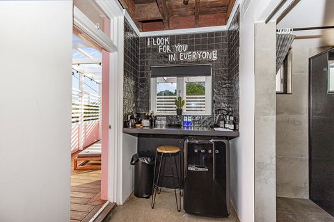 The Pink Hotel Coolangatta - Accommodation 4U 32