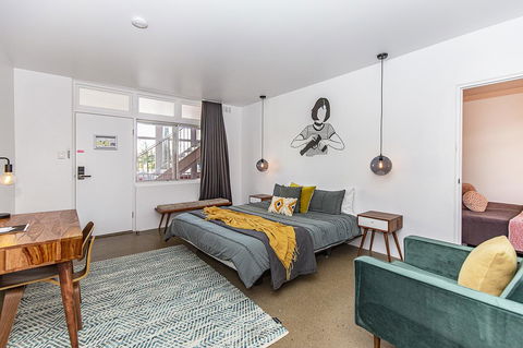 The Pink Hotel Coolangatta - Accommodation 4U 12