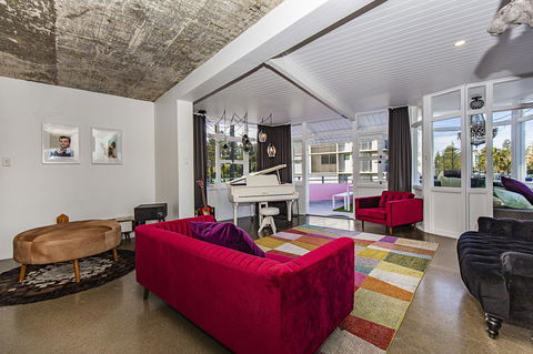 The Pink Hotel Coolangatta - Accommodation 4U 7