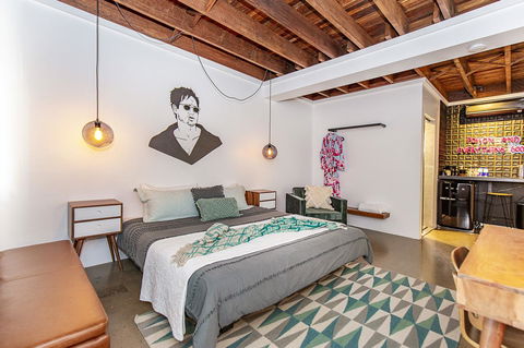 The Pink Hotel Coolangatta - Accommodation 4U 24