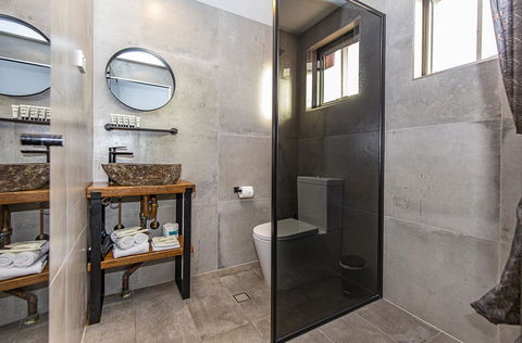 The Pink Hotel Coolangatta - Accommodation 4U 22