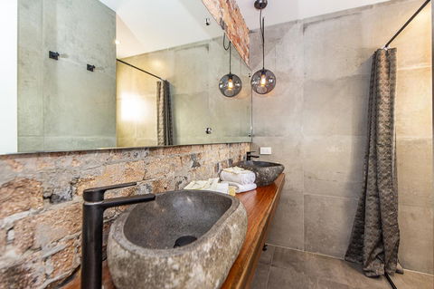 The Pink Hotel Coolangatta - Accommodation 4U 8