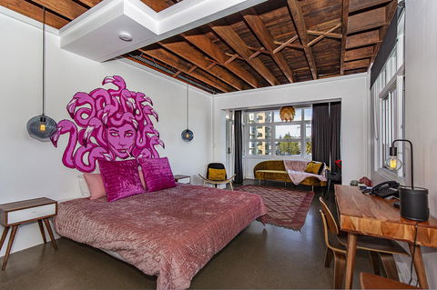 The Pink Hotel Coolangatta - Accommodation 4U 33