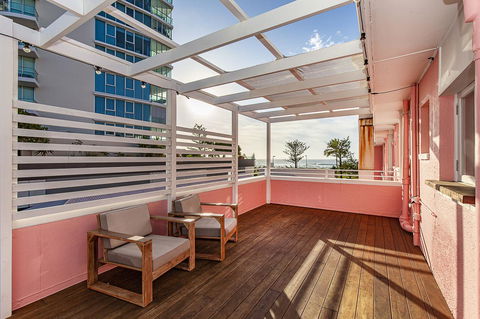 The Pink Hotel Coolangatta - Accommodation 4U 30