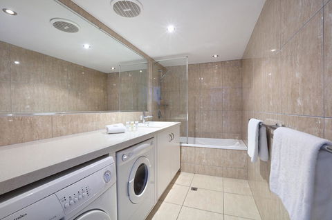 Peninsular Beachfront Resort - Accommodation 4U 14