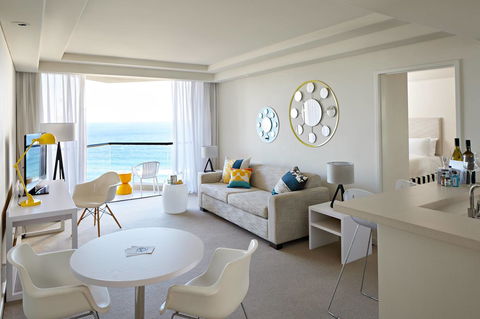 QT Gold Coast - Accommodation 4U 7