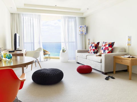 QT Gold Coast - Accommodation 4U 30