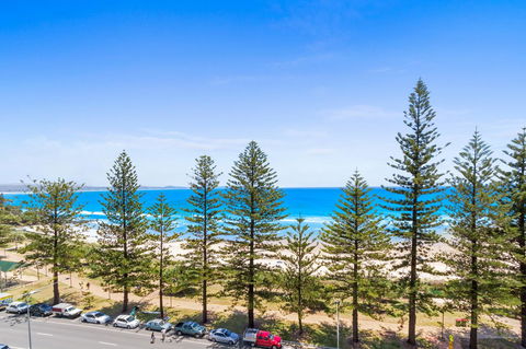 Columbia Beachfront Apartments On Rainbow Bay - Accommodation 4U 40