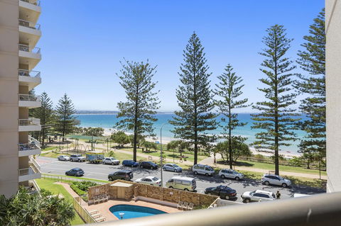 Columbia Beachfront Apartments On Rainbow Bay - Accommodation 4U 18