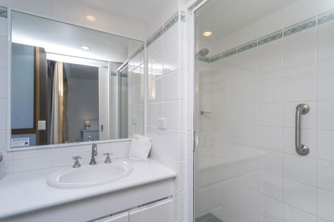Columbia Beachfront Apartments On Rainbow Bay - Accommodation 4U 16
