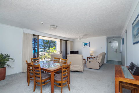 Columbia Beachfront Apartments On Rainbow Bay - Accommodation 4U 13