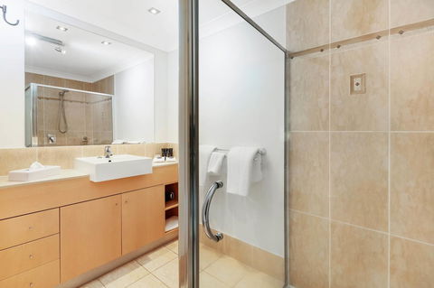 Mantra Aqueous On Port - Accommodation 4U 11