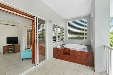 Mantra Aqueous On Port - Accommodation 4U 17