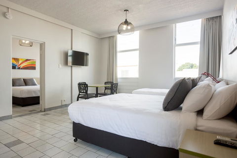 Nightcap At Emerald Star Hotel - Accommodation 4U 25