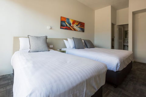 Nightcap At Emerald Star Hotel - Accommodation 4U 1