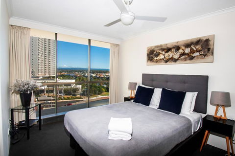 Seacrest Beachfront Apartments Surfers Paradise - Accommodation 4U 1