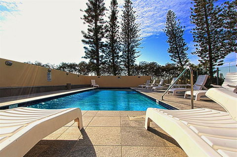 Seacrest Beachfront Apartments Surfers Paradise - Accommodation 4U 5