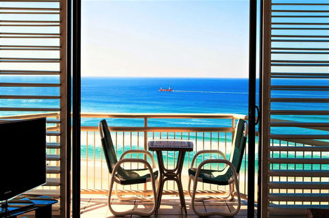 Seacrest Beachfront Apartments Surfers Paradise - Accommodation 4U 29