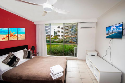 Seacrest Beachfront Apartments Surfers Paradise - Accommodation 4U 8