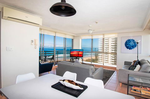 Seacrest Beachfront Apartments Surfers Paradise - Accommodation 4U 21