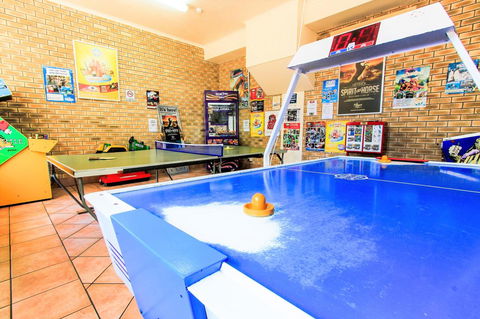 Seacrest Beachfront Apartments Surfers Paradise - Accommodation 4U 26