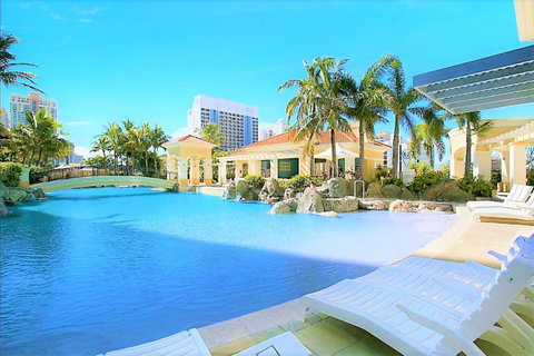 The Towers Of Chevron Renaissance - Holidays Gold Coast - Accommodation 4U 7