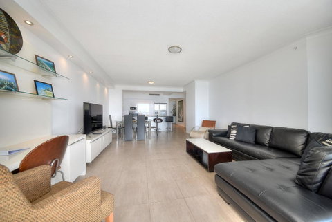 The Towers Of Chevron Renaissance - Holidays Gold Coast - Accommodation 4U 21