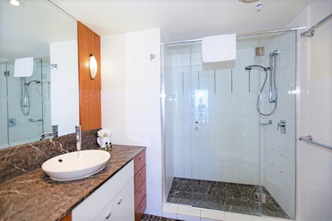 The Towers Of Chevron Renaissance - Holidays Gold Coast - Accommodation 4U 38