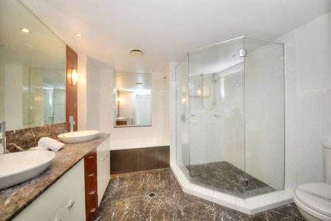 The Towers Of Chevron Renaissance - Holidays Gold Coast - Accommodation 4U 16