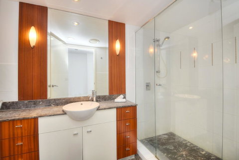The Towers Of Chevron Renaissance - Holidays Gold Coast - Accommodation 4U 17