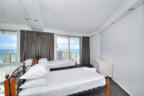 The Towers Of Chevron Renaissance - Holidays Gold Coast - Accommodation 4U 39