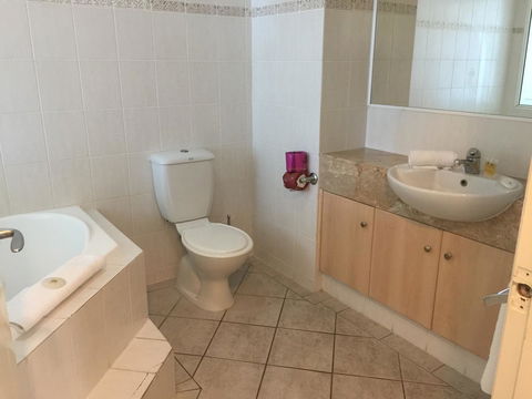 Regency On The Beach - Accommodation 4U 16