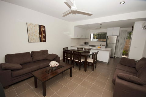 Woodville Beach Townhouse 5 - Accommodation 4U 1