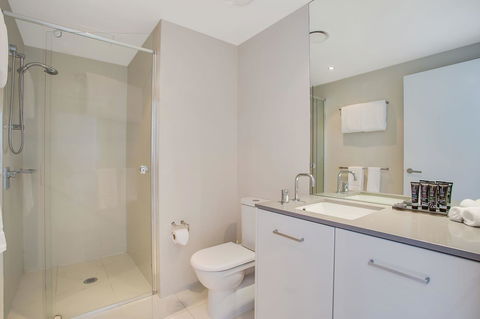 Mantra Circle On Cavill - Accommodation 4U 24
