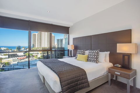 Mantra Circle On Cavill - Accommodation 4U 25