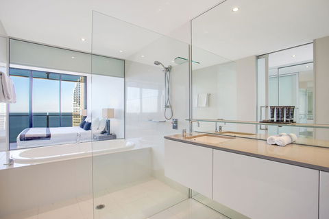 Mantra Circle On Cavill - Accommodation 4U 6