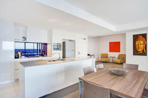Mantra Circle On Cavill - Accommodation 4U 11