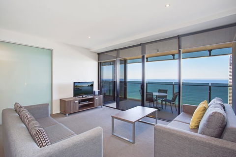 Mantra Circle On Cavill - Accommodation 4U 13