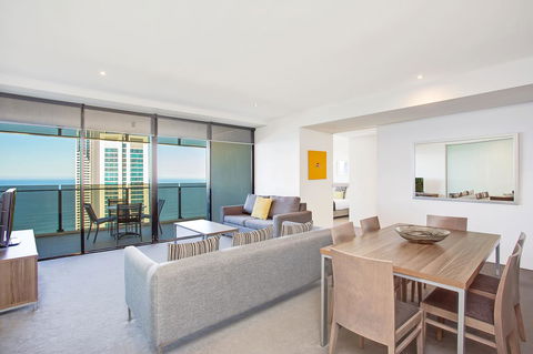 Mantra Circle On Cavill - Accommodation 4U 14