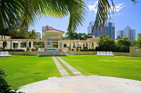 Towers Of Chevron - Private Apartment - Accommodation 4U 16