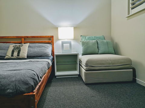 Towers Of Chevron - Private Apartment - Accommodation 4U 5