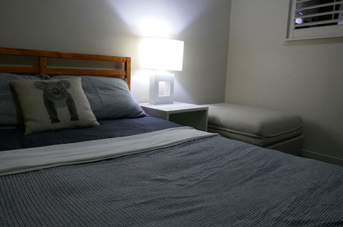 Towers Of Chevron - Private Apartment - Accommodation 4U 6