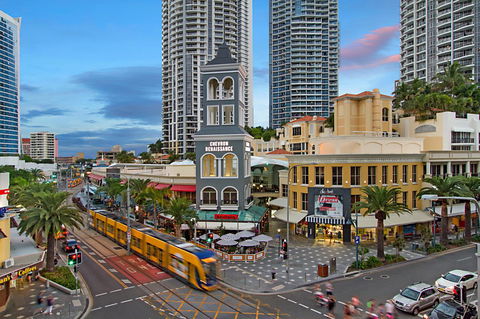 Towers Of Chevron - Private Apartment - Accommodation 4U 19