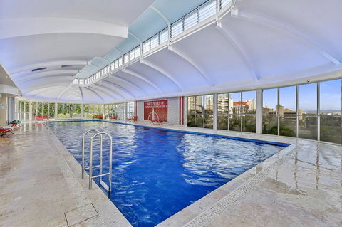 Towers Of Chevron - Private Apartment - Accommodation 4U 14