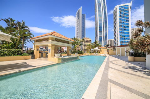 Towers Of Chevron - Private Apartment - Accommodation 4U 12