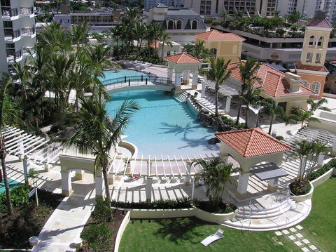 Towers Of Chevron - Private Apartment - Accommodation 4U 8