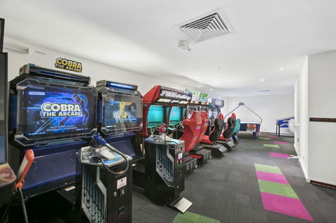 Towers Of Chevron - Private Apartment - Accommodation 4U 18